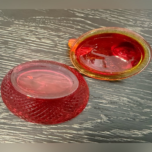 Vibrant Vintage Amberina Red Glass Hen on a Nest GLOWS - Picture 6 of 10